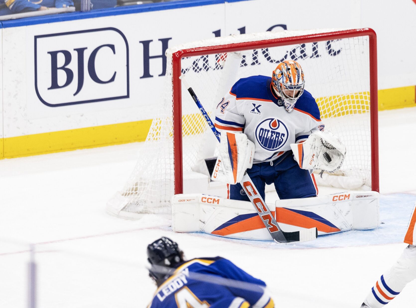 Blues take on the Oilers